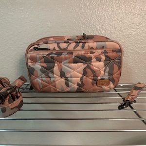 Lug Roundabout 2 in Camo Rose in Excellent Used Condition (EUC)